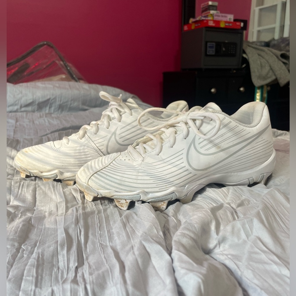Nike white softball cleats size 8.5